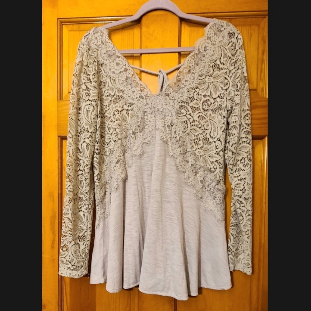 Long Sleeve Lace Top sz S